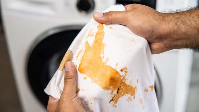 Image for article titled 10 Common Thanksgiving Stains (and How to Remove Them)