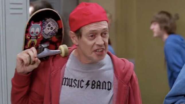 Detienen a una mujer que se hacía pasar por estudiante en las escuelas para conseguir seguidores en Instagram