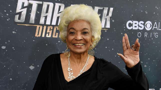 Nichelle Nichols arrives for the premiere of CBS’s ‘Star Trek: Discovery’ at The Cinerama Dome in Hollywood, California on September 19, 2017. / AFP PHOTO / Mark RALSTON (Photo credit should read MARK RALSTON/AFP via Getty Images)