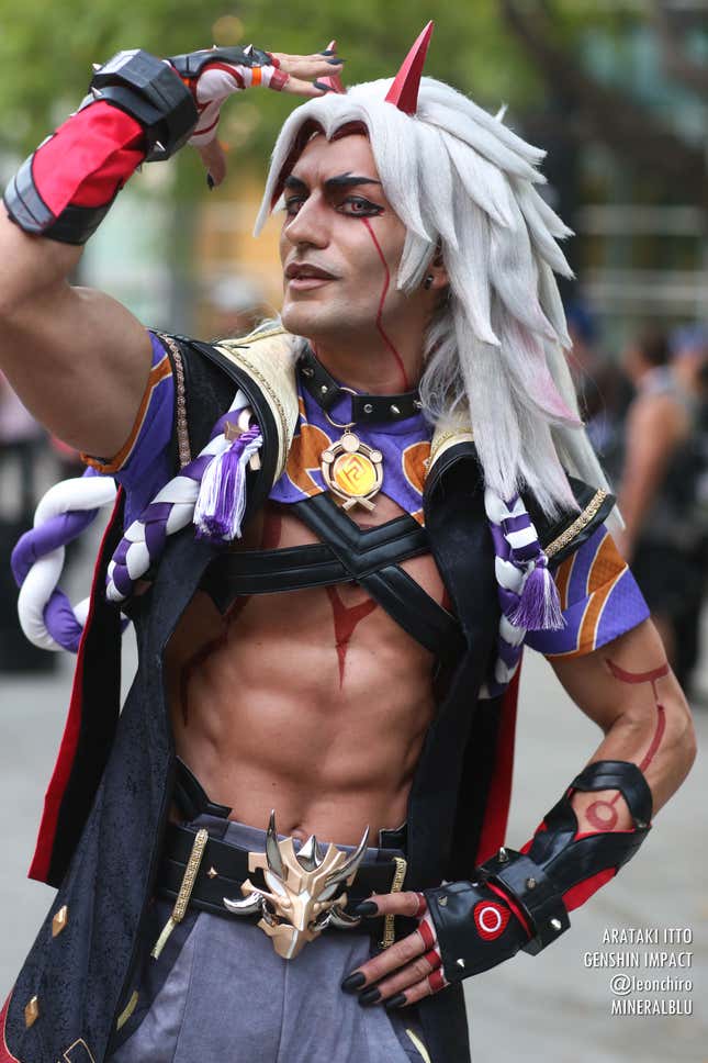 Arataki Itto from Genshin Impact cosplay.