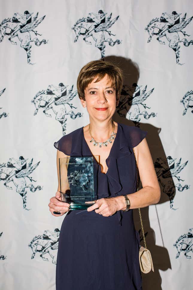 Xana Antunes with lifetime award from the Newswomen's Club of New York