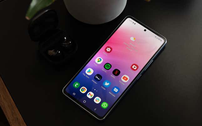 Imagen para el artículo titulado Samsung Galaxy A53, análisis: bueno, bonito y (ahora) barato