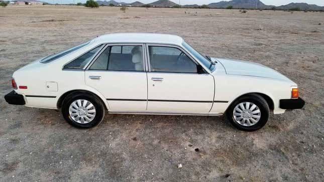 Image for article titled At $8,200, Would Buying This 1981 Toyota Corona Be A Crowning Achievement?