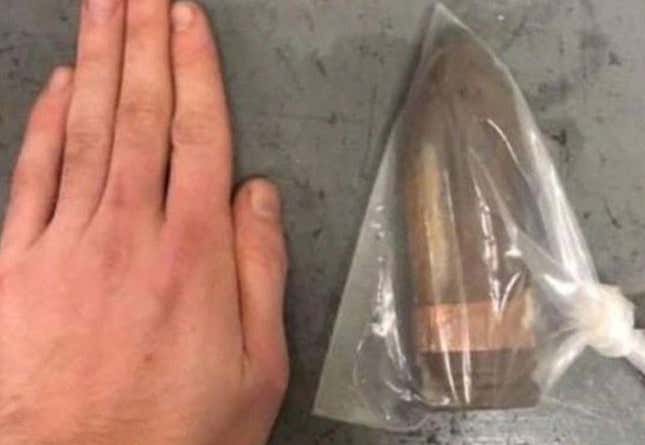 Imagen para el artículo titulado Expertos en desactivar bombas acuden al hospital después de que un hombre llegara con un mortero de la WWII en el recto