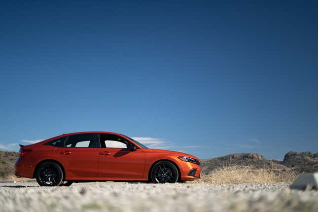 Image for article titled The 2022 Honda Civic Si: A Good Compromise Leaves Everyone Happy