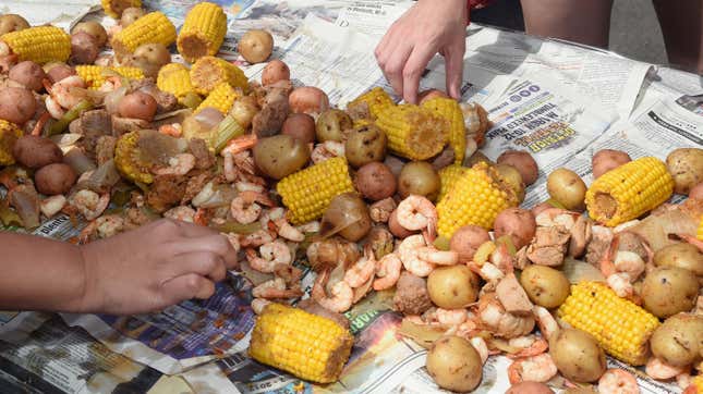 Image for article titled 8 Seafood Boils, Bakes, and Boating Excursions to Enjoy This Summer