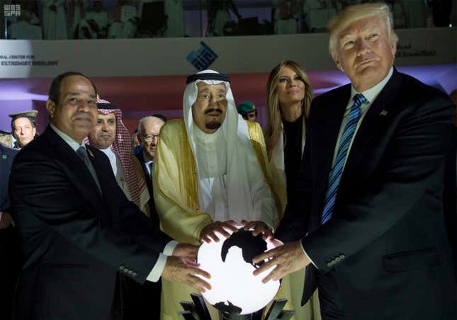 Egyptian President Al-Sissi (L), Saudi King Salman (center), and Trump golden orb
