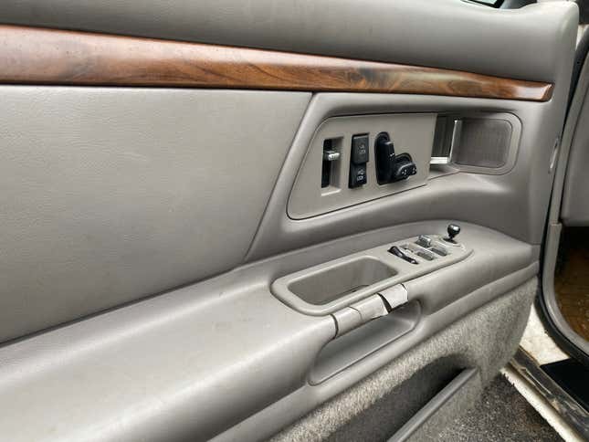 Image for article titled The Oldsmobile LSS Is A Luxury Highway Bomber You Forgot Existed