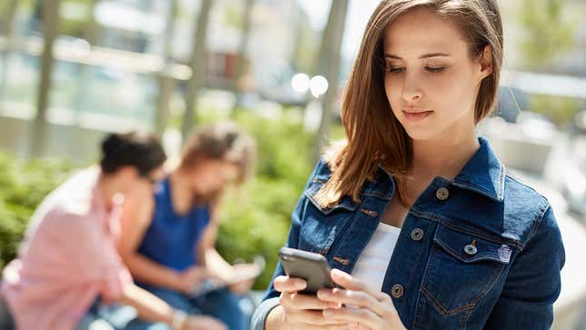 Image for article titled Signs Someone Is Catfishing You