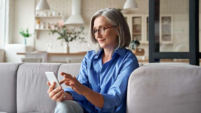 Image for article titled 7 of the Best Smartphones for Older People (2021)