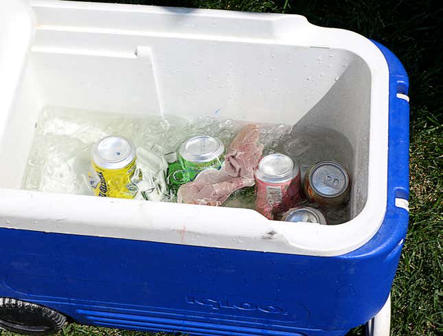 Image for article titled Loose Lunch Meat Floats In Watery Cooler