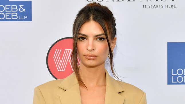 Image for article titled Emily Ratajkowski Says Robin Thicke Groped Her on the Set of &#39;Blurred Lines&#39;