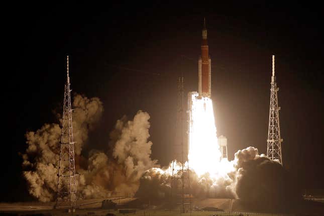SLS blasting off on November 16, 2022.
