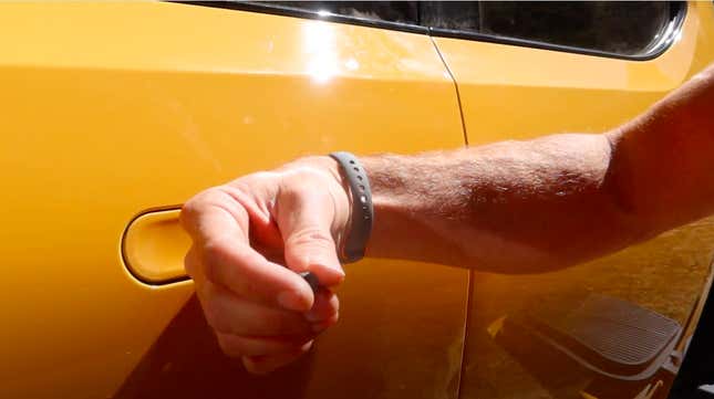 Image for article titled Your Guide To The 2022 Rivian R1T Electric Pickup's Incredible Gadgets