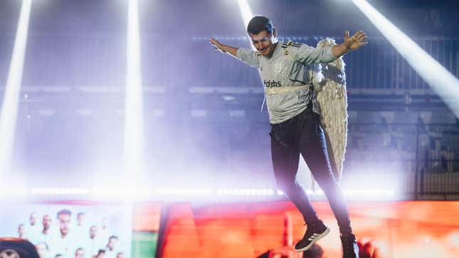 Image for article titled The Soccer Circus of Twitch: 8 of the Wackiest Moments in Gerard Piqué&#39;s Kings League So Far