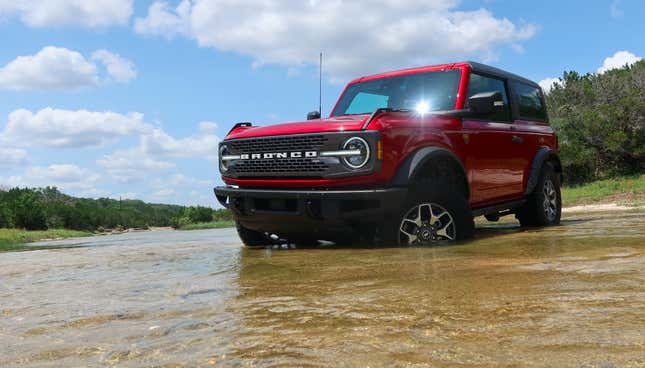 Image for article titled Best Reviews 2021: The 2021 Ford Bronco Is The Compromised Off-Road Beast You Dreamed It Would Be