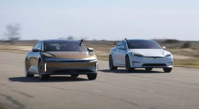 Imagen para el artículo titulado Tesla Model Plaid vs Lucid Air: la primera carrera tiene un claro ganador
