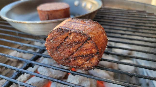 Image for article titled This Plant-Based Filet Mignon Told Beautiful Lies to My Palate
