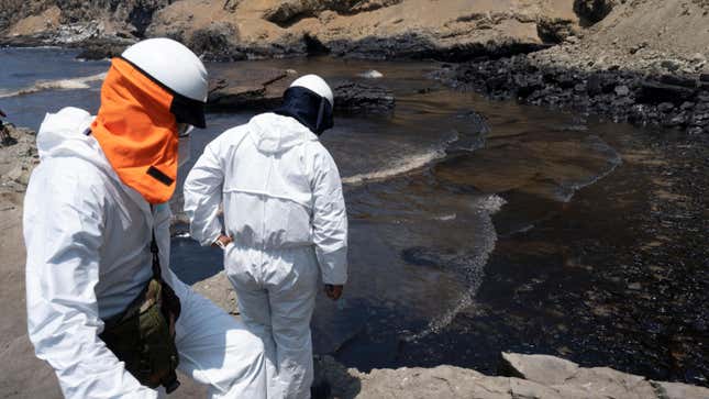 Image for article titled Oil Companies Blame The Tonga Volcanic Eruption For Oil Spill In Perú