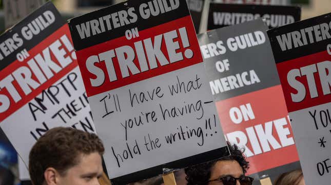 Image for article titled The Writers&#39; Strike&#39;s Star Trek Picket Showed Solidarity Across Generations