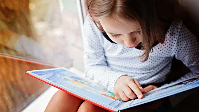 Image for article titled How to Tell If Your Child Has One of These Reading Disorders