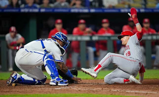 Big second inning leads Reds over reeling Royals