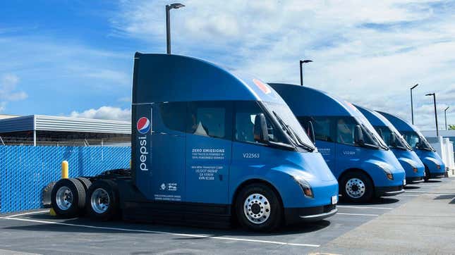 Image for article titled Pepsi Unveils Fleet of Tesla Semis, Most of Which it Got For Free