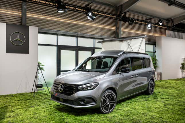 Image for article titled The Mercedes-Benz Concept EQT Marco Polo1 Takes the EV Van Overlanding