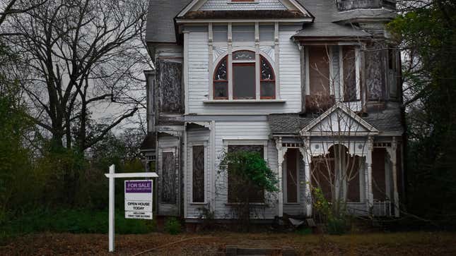 Image for article titled Realtor Suggests Old Victorian House Perfect Place To Murder Family