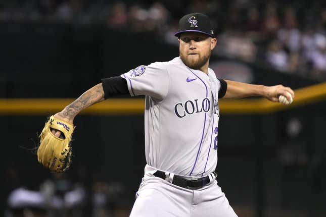 Sep 5, 2023; Phoenix, Arizona, USA; Colorado Rockies starting pitcher Kyle Freeland (21) throws against the Arizona Diamondbacks in the first inning at Chase Field.