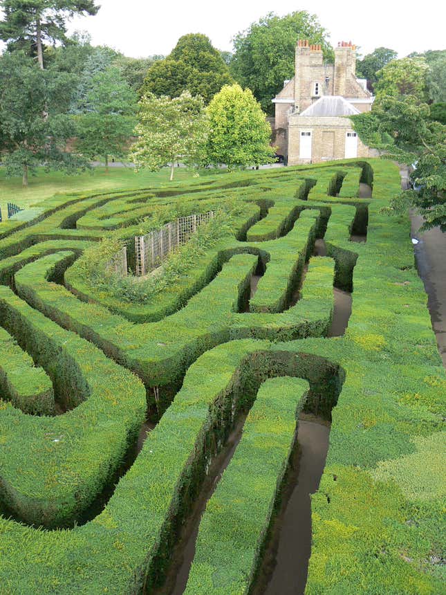 Image for article titled Photos: The world’s most impressive outdoor mazes and labyrinths