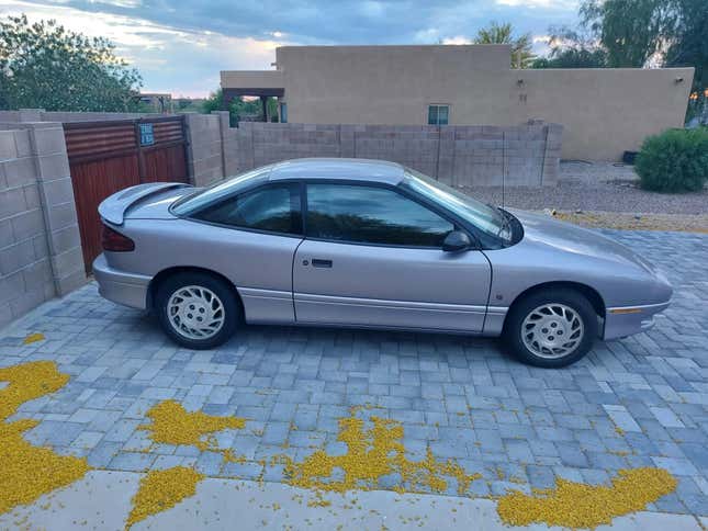 Image for article titled The Cleanest Saturn Coupe You’ve Probably Ever Seen Just Sold On Bring A Trailer