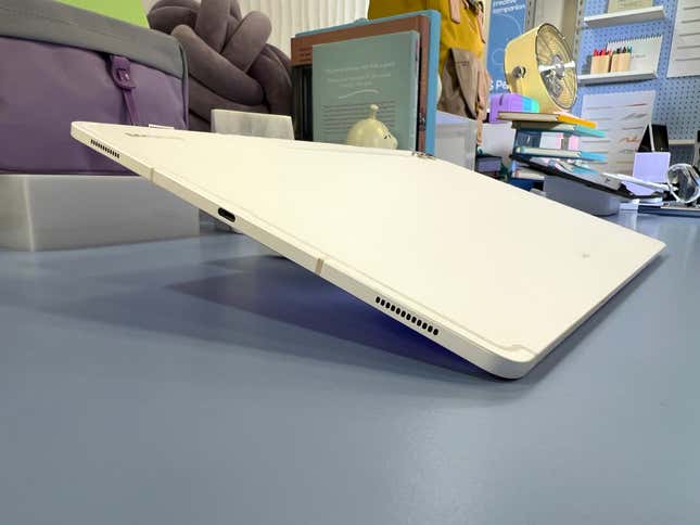 Image for article titled Samsung Tab S9 Ultra Hands-on: A Tablet Bigger Than Most Laptops