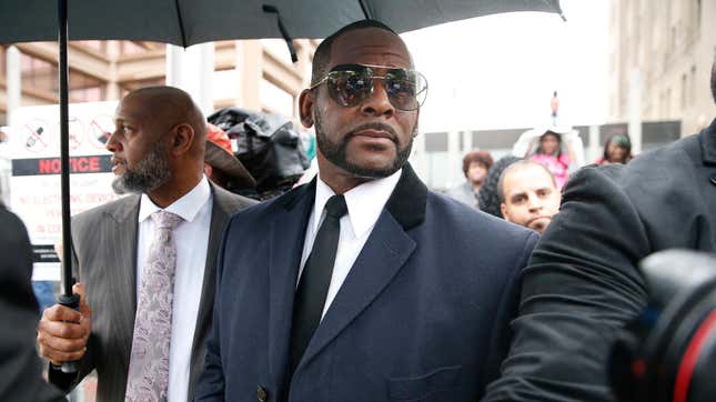 R. Kelly leaves the Leighton Courthouse following his status hearing, in relation to the sex abuse allegations made against him, on May 07, 2019 in Chicago, Illinois.