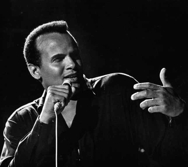 Harry Belafonte performs at International Radio and Television Society Anniversary Gala on March 9, 1967 at the Waldorf Hotel in New York City.