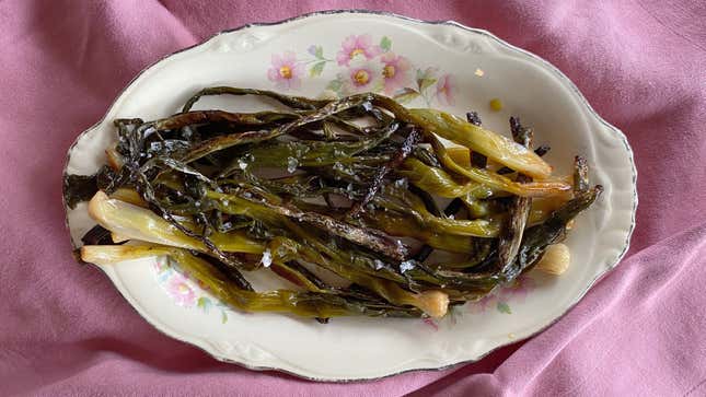 Image for article titled Braised Scallions Are the Perfect Cheap Weeknight Side Dish