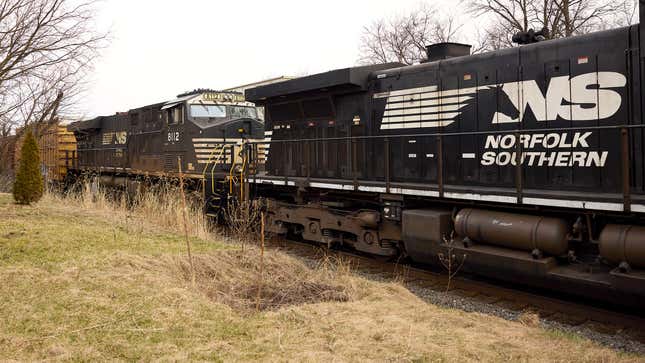 Image for article titled Biggest Lies Norfolk Southern Has Told East Palestine Residents