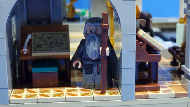 Image for article titled Lego's Huge Rivendell Set Is as Epic a Feat as the Lord of the Rings Movies