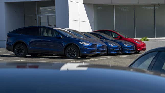 Image for article titled Direct Sales of EVs Cost California Dealerships $910 Million in Profits