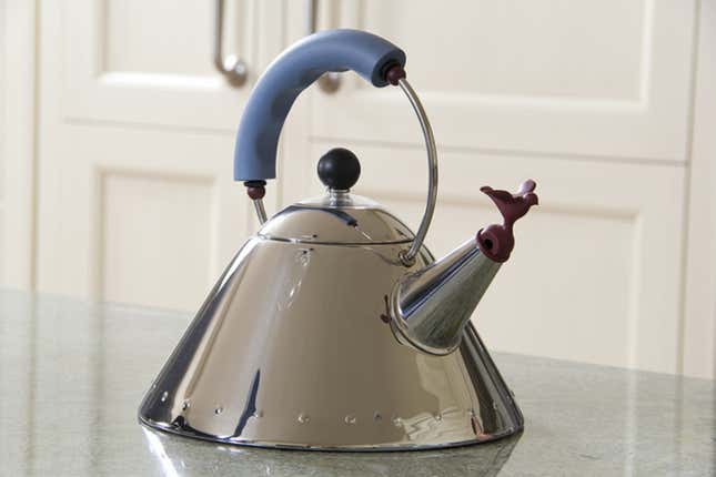 Graves’ iconic 9093 kettle for Alessi.