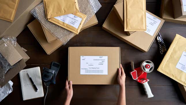 Image for article titled Use This Site to Find the Cheapest and Fastest Way to Send a Package