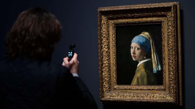 The Girl with a Pearl Earring painting