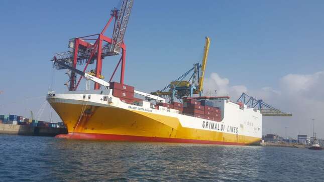 Image for article titled Car Carrier Blaze Kills Two Firefighters In New Jersey