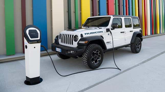 Image for article titled Jeep Recalls 2,564 Wrangler 4xes for Potentially Faulty Battery Packs