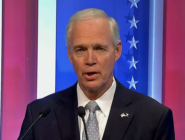 Image for article titled Ron Johnson: ‘Hey, Don’t Boo Me, I’m Not The Black Guy’