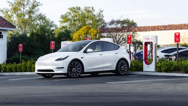 Image for article titled White House Announces Tesla Will Open its Supercharger Network to All EVs in North America