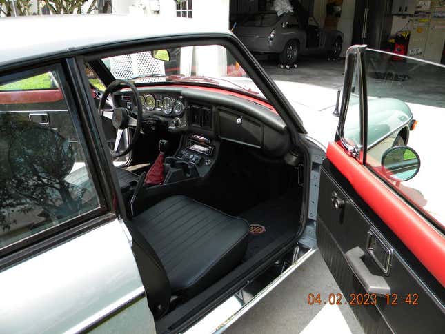 Image for article titled At $13,000, Would You Weekend Warrior This 1974 MGB GT?