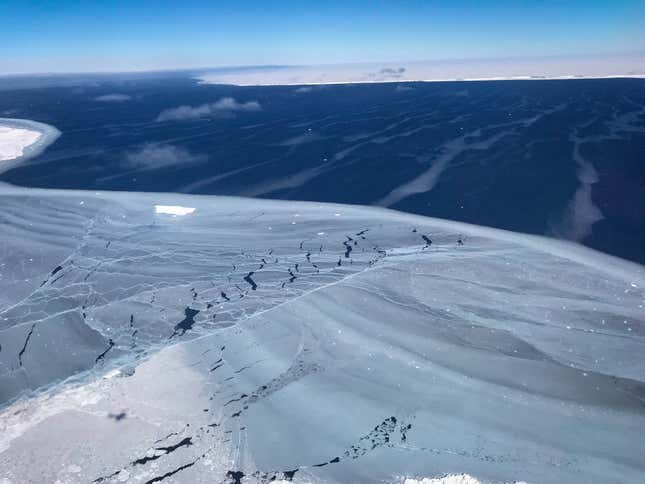Image for article titled Aerial NASA photos reveal Antarctica’s most remote areas