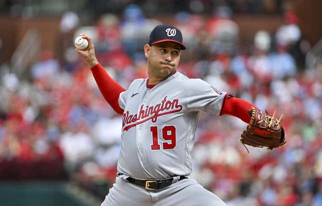 Sep 5, 2022; St. Louis, Missouri, USA;  Washington Nationals starting pitcher Anibal Sanchez (19) pitches against the St. Louis Cardinals during the first inning at Busch Stadium.