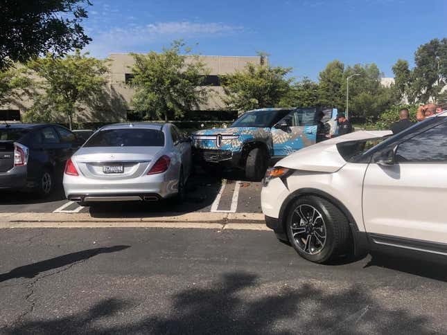 Image for article titled The First Rivian R1T Crash Has Happened And It's A Weird One